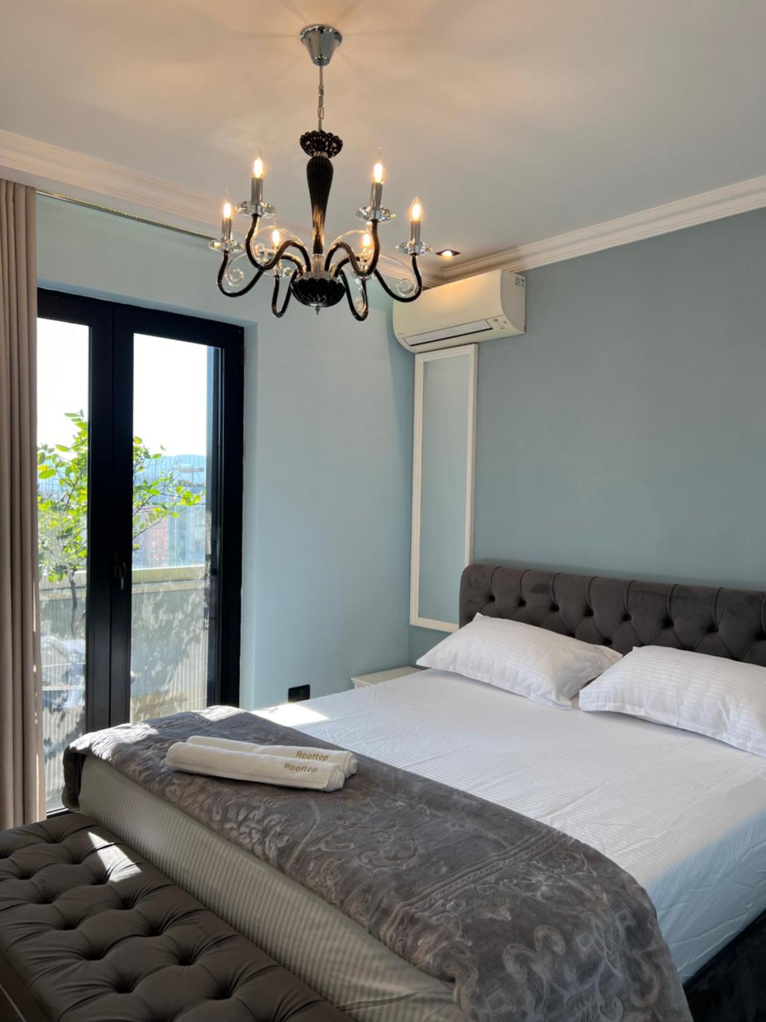 Rooftop Light Apartment *